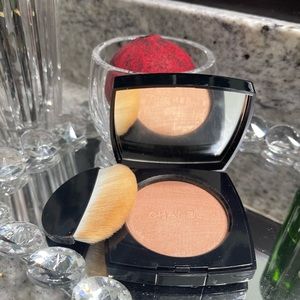 Chanel highlighting powder